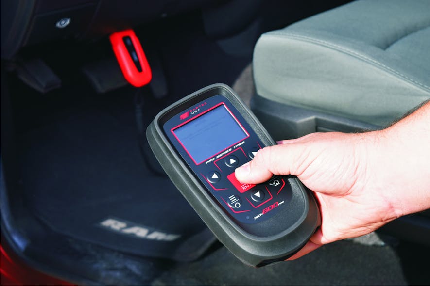 The Bartec Tech600Pro allows easy placard reprogramming. Connection is available via the OBDII port, while it also communicates with a remote secure server via Wi-Fi.